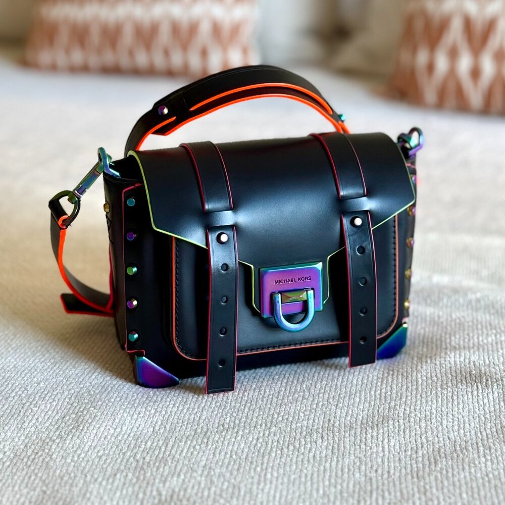 Manhattan Small Contrast-Trim Crossbody Leather Bag